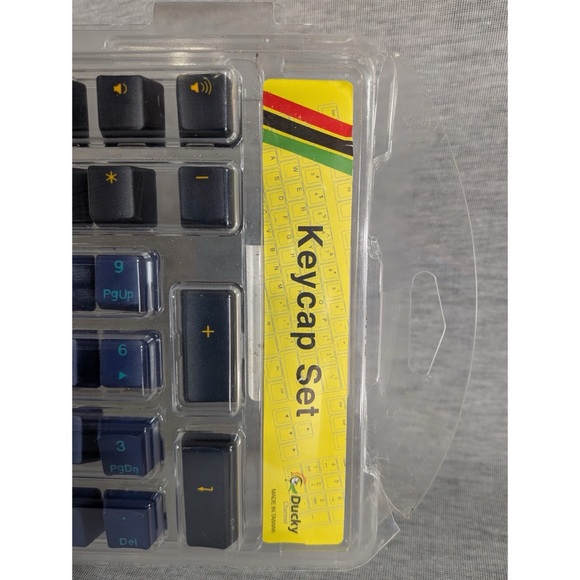 Ducky Horizon PBT Doubleshot Keycap Set- 108 Keycaps - Picture 9 of 14